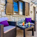 아파트 Veronika - One Bedroom With Terrace *