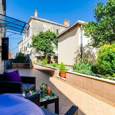 Veronika - One Bedroom With Terrace Daire