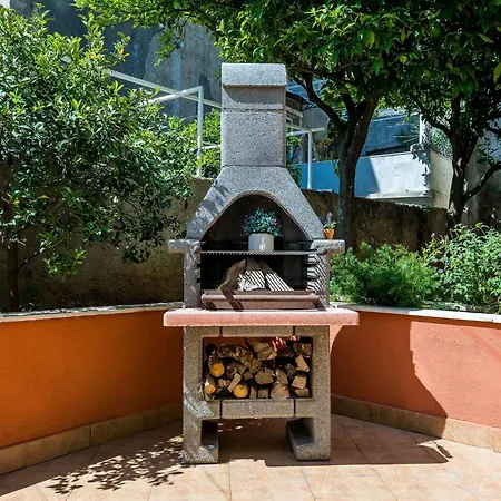 Veronika - One Bedroom With Terrace Daire *